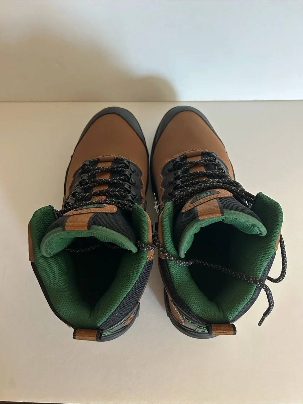 DC Navigator Men's Brown and Black Outdoor Boots